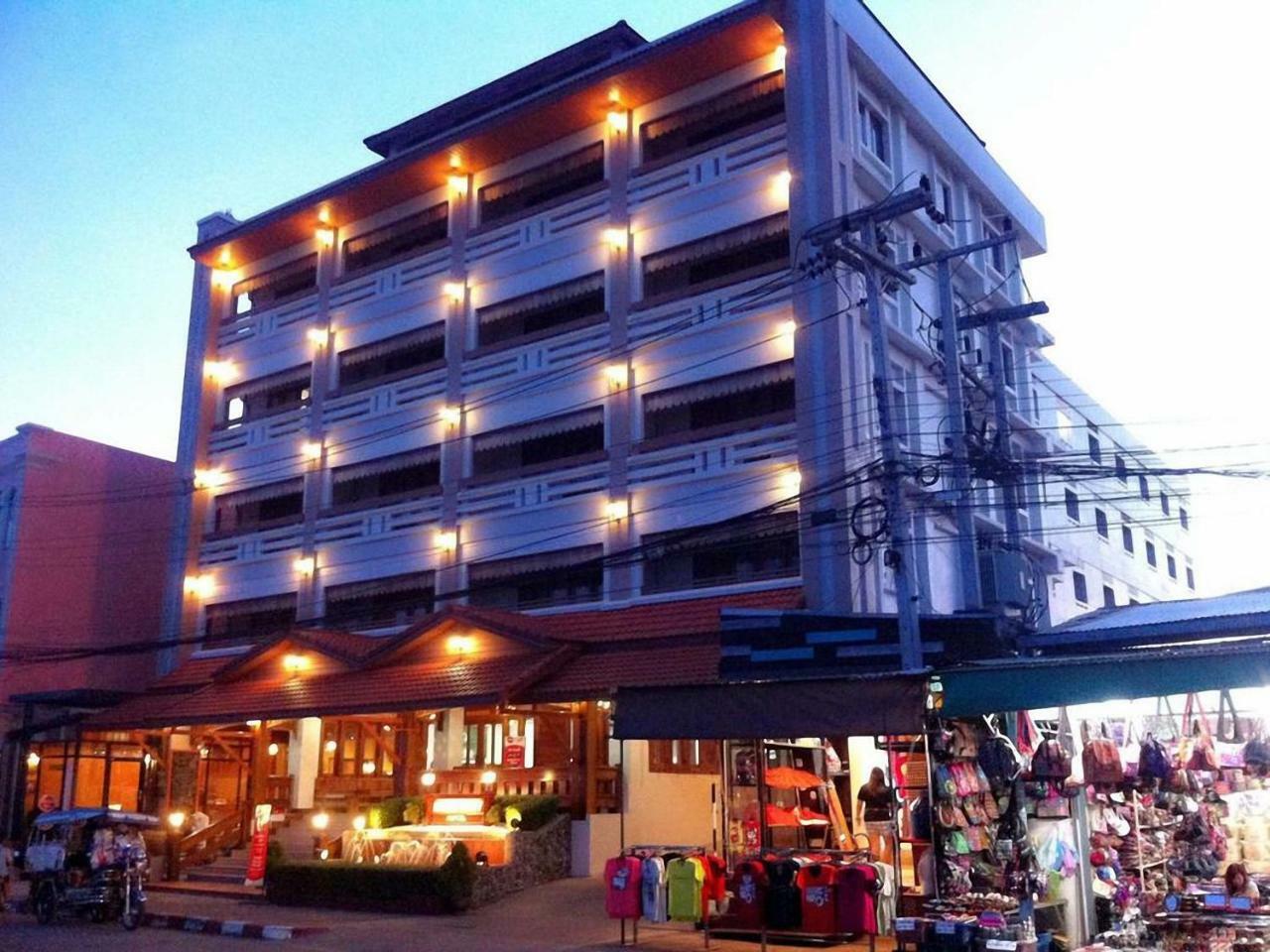 Riverfront Hotel Мукдахан Екстериор снимка